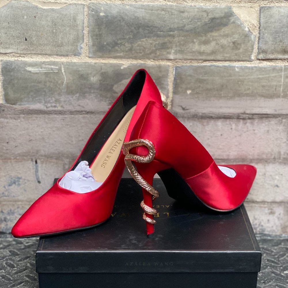AZALEA WANG QUEEN OF KINGS STILETTO PUMP IN RED size 9